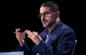 تحلیل عجیب عضو کمیسیون امنیت ملی از مکانیسم ماشه؛ با دست خود فشنگ در این سلاح تو خالی اروپا نگذاریم/ ارتباط بین مکانیسم ماشه و اسرائیل چیست؟