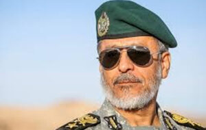 عکسی از مقام بلندرتبه ارتش در خانه یک ارمنی در آستانه سال نو میلادی+ عکس