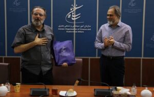 تقدیر از مردی که در شرایط بحرانی به کمک سینما آمد