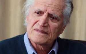 احمد پژمان قدی بلندتر از مرگ داشت/ فراق پژمان جبران‌ناپذیر است، اما دوام او تا یاد ایران زنده است