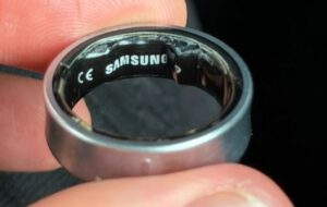 حلقه سامسونگ خطرناک شد / باتری ورم کرد و کار به بیمارستان کشیده شد