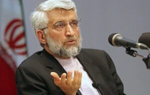 حملات همزمان جلیلی به علی لاریحانی و حسن روحانی/ سه تا از قطعنامه‌ها زمان لاریجانی صادر شد/ گلابی‌های برجام چه شد؟