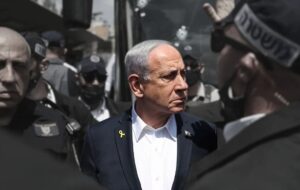 حمله به دوحه و عزم الحاق کرانه باختری؛ آیا نتانیاهو مهارنشدنی است؟ / چه کسی میتواند به او بگوید دیگر بس است؟! حمله به دوحه و عزم الحاق کرانه باختری؛ آیا نتانیاهو مهارنشدنی است؟ / چه کسی میتواند به او بگوید دیگر بس است؟!