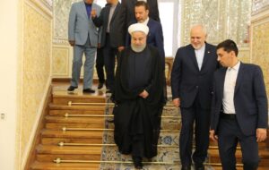 صندلیهای خالی و سخنرانان عجیب همایش محاکمه ظریف و روحانی + تصویر صندلیهای خالی و سخنرانان عجیب همایش محاکمه ظریف و روحانی + تصویر