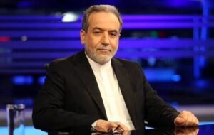 وزیرامور خارجه در مراسم بزرگداشت یک پرسپولیسی وزیرامور خارجه در مراسم بزرگداشت یک پرسپولیسی