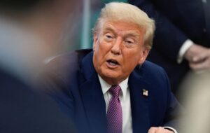 ترامپ:گارد ملی در راه نیواورلئان؛آنچا را پاکسازی می‌کنیم/فرمانداران شیکاگو و ایلینوی دیوانه هستند