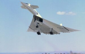 مخزن سوخت این بمب‌افکن، اندازه یک هواپیما است