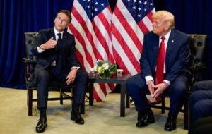 مکرون: یک نفر وجود دارد که می‌تواند در این مورد کاری انجام دهد و آن رئیس‌جمهوری آمریکا است؛ آن موقع نوبل برای اوست