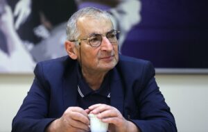 روایت زیباکلام از اشتباه برجسته‌سازی سیاسی مفهوم «مستضعفین» بعد از انقلاب؛ فقر به ارزش و ثروت به ضد ارزش تبدیل شد