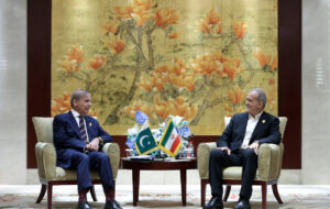 پزشکیان: اینکه جوامع اسلامی با فقر و درگیری و مشکلات متعدد مواجه باشند، برای من قابل پذیرش نیست/ هیچ فاصله‌ای بین مردم ایران و پاکستان نیست