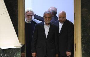 پزشکیان به بهارستان رفت/ آغاز جلسه غیر علنی مجلس با حضور رئیس‌جمهور