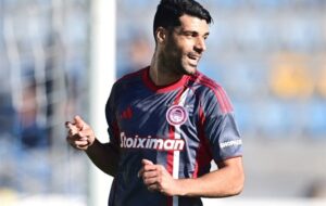 عکس| طارمی مقابل بارسلونا روی نیمکت