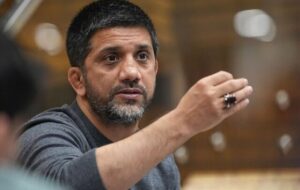 علیرضا دبیر: آن ور آبی‌ها درباره ورزش ایران سیاه‌نمایی می‌کنند