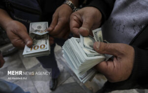 قیمت جدید دلار، یورو و سایر ارزها ۱۰ مهر ۱۴۰۴/ دلار از مرز روانی عبور کرد قیمت جدید دلار، یورو و سایر ارزها ۱۰ مهر ۱۴۰۴/ دلار از مرز روانی عبور کرد
