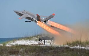 نسل جدید جنگنده‌های بدون خلبان وارد میدان می‌شوند / مرگ و زندگی انسان در دست ربات