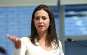 اظهارات ضد ایرانی برنده جایزه صلح نوبل / گفت و گوی تلفنی ماچادو با جنایتکار جنگی