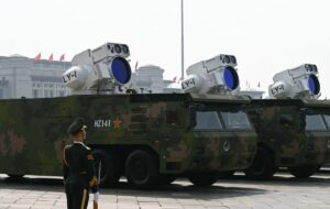 افشای جزئیات تازه از سلاح لیزری جدید چین؛ «آخرین خط دفاع» در برابر موشکها و پهپادها افشای جزئیات تازه از سلاح لیزری جدید چین؛ «آخرین خط دفاع» در برابر موشکها و پهپادها