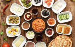 برای صبحانه ارده شیره بخوریم یا عسل و سیاهدانه؟/ نان فطیر و شیرمال خوب نیست/ صبحانه مناسب مبتلایان ریفلاکس، افسردگی و ضعف بدنی