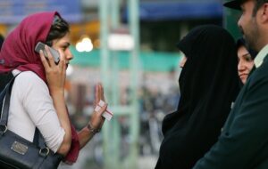 تشکیل «اتاق وضعیت عفاف و حجاب»/ آموزش ۸۰ هزار آمر به معروف در تهران تشکیل «اتاق وضعیت عفاف و حجاب»/ آموزش ۸۰ هزار آمر به معروف در تهران