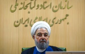 توییت معنادار روحانی ؛ مردم در جنگ کنار ایران ایستادند، نه حاکمان