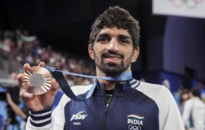 جریمه سنگین و عجیب برای قهرمان کشتی‌ المپیک