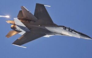 جنگنده «جی ۱۶» مقابل «اف ۲۲» قد علم کرد / برنده کدام است؟