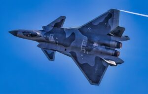 جنگنده مرموز چین که آمریکا هنوز مشابه آن را نساخته است! جنگنده مرموز چین که آمریکا هنوز مشابه آن را نساخته است!