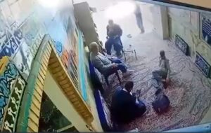 حمله با چاقو به یک روحانی در تهران/ ضارب دستگیر شد حمله با چاقو به یک روحانی در تهران/ ضارب دستگیر شد