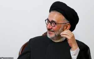 ابطحی: ظریف باید بابت این کابینه عذرخواهی کند ابطحی: ظریف باید بابت این کابینه عذرخواهی کند