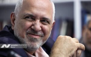 رمزگشایی ظریف از توییت ۱۲ سال پیش خود/ منظورم احمدی‌نژاد بود!