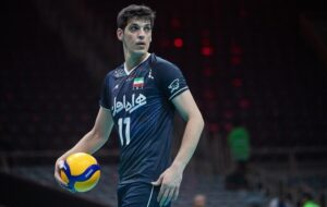 اجازه نمیدهیم صابر کاظمی را معاینه کنید! اجازه نمیدهیم صابر کاظمی را معاینه کنید!