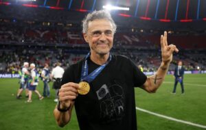 عکس| بدن عجیب انریکه در ۵۵ سالگی!