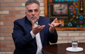 مأموریت ترامپ به یکی از نزدیکان خود برای صلح با ایران/ نماینده ادوار مجلس: اگر جای پزشکیان یا عراقچی بودم، حتما در شرم الشیخ حضور می یافتم