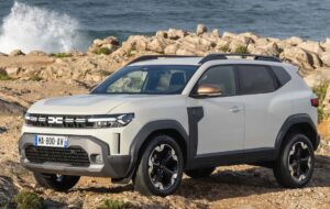 مدل جدید ساندرو در راه کشور /عکس