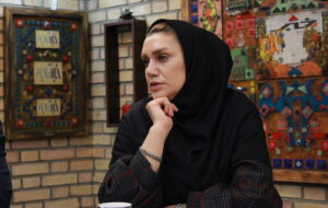 معلم مشارکتی، جامعه برنده/ خروج مدرسه از چهاردیواری بسته به میدان اجتماع