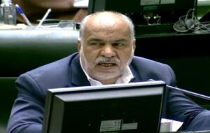 اگر قادر به رفع مشکلات آب نیستید از مردم بخواهید تا دعای باران بخوانند!/ نماینده مجلس دوازدهم به چه کسی کنایه زد؟