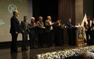 نخستین جشنواره شعر «پروانگی» برگزیدگان خود را شناخت نخستین جشنواره شعر «پروانگی» برگزیدگان خود را شناخت