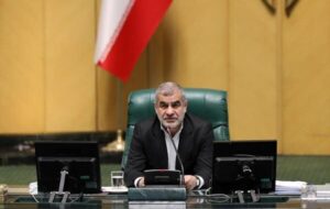 چه کسی گفت یکشنبه تعطیل است؟ خبرنگاران یا یک نماینده مجلس؟/ نیکزاد: جلسات علنی هفته آینده مجلس از دوشنبه آغاز می‌شود اما یکشنبه مجلس تعطیل نیست!