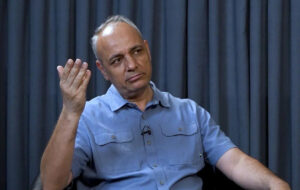 زیدآبادی: زمان ترمیم کابینه فرا رسیده است/ وزرای ناکارآمد باید جای خود را به نیروهای تازه دهند