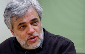 مهاجری: گروه های فشاری وجود دارند که نمیخواهند بگذارند رفع فیلترینگ اتفاق بیفتد/گروه های فشار از جاهای دیگری، چیزهایی را به دولت تحمیل میکنند مهاجری: گروه های فشاری وجود دارند که نمیخواهند بگذارند رفع فیلترینگ اتفاق بیفتد/گروه های فشار از جاهای دیگری، چیزهایی را به دولت تحمیل میکنند