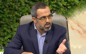 ایزدخواه: بانک آینده باید ۱۰ سال پیش در بانک ملی ادغام می‌شد/ تا سراغ بانک می‌روی از درون حاکمیت بانک را تطهیر می‌کنند