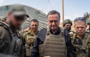 وزیر جنگ رژیم صهیونیستی: ارتش در غزه باقی خواهد ماند وزیر جنگ رژیم صهیونیستی: ارتش در غزه باقی خواهد ماند