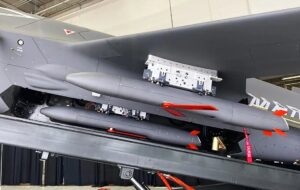 پایان جهان با ۱۵۰ هزار دلار /آمریکا از موشک کروز ارزان‌قیمت با برد ۹۰۰ کیلومتر رونمایی کرد