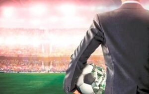 چرا فقط قرارداد بازیکنان خارجی را رسیدگی می کنید؟ فوتبالیستهای داخلی هم کمتر از آنها نمی گیرند