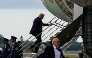 کشف یک «سکوی شکار» در محل فرود هواپیمای ترامپ در فلوریدا کشف یک «سکوی شکار» در محل فرود هواپیمای ترامپ در فلوریدا