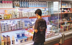 قیمت جدید لبنیات رسما اعلام شد/ دارندگان کالابرگ، شیر، ماست و پنیر را با چه قیمتی می‌توانند بخرند؟