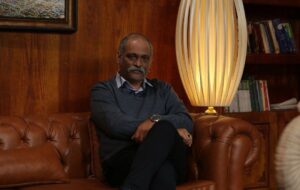 گوشه‌هایی از زندگی یک معلول ضایعه نخاعی/ نادر فلاح با «رقص پا» همراه شد