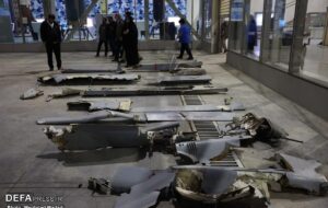 نمایش لاشه پهپادهای «هرون» و «هرمس» اسرائیل در نمایشگاه هوافضای سپاه/ تصاویر تجهیزات پیشرفته ارتش صهیونیستی در جنگ 12 روزه نمایش لاشه پهپادهای «هرون» و «هرمس» اسرائیل در نمایشگاه هوافضای سپاه/ تصاویر تجهیزات پیشرفته ارتش صهیونیستی در جنگ 12 روزه