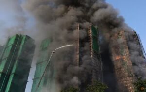 آتش‌سوزی گسترده در آسمان‌خراش‌های هنگ‌کنگ/آمار جان باختگان