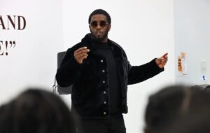 انتقال هنرمند معروف به‌دلیل فحشا به زندان جدید